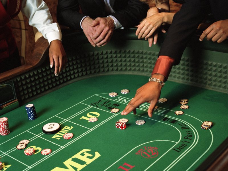 Jeux de dés Casino de Perros-Guirec